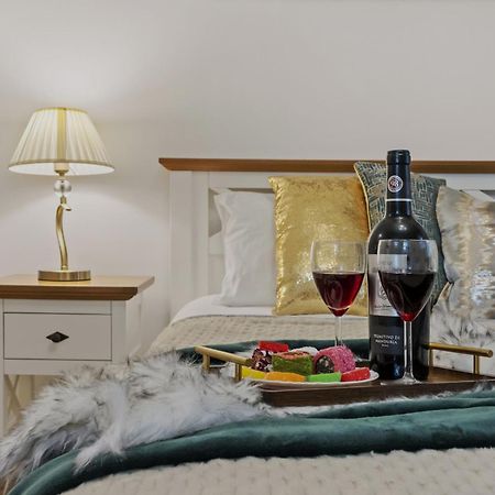 Sweet Luxury Three Rooms Apartment City Center Universitate Bucharest Luaran gambar