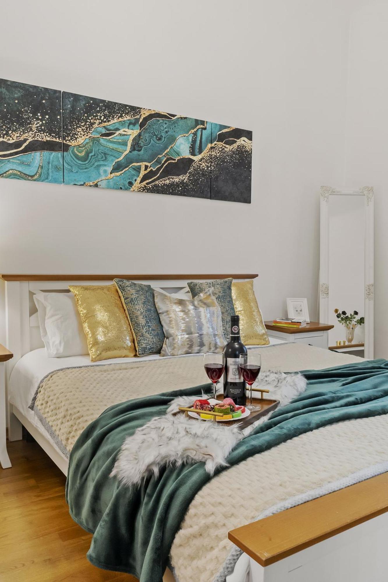 Sweet Luxury Three Rooms Apartment City Center Universitate Bucharest Luaran gambar