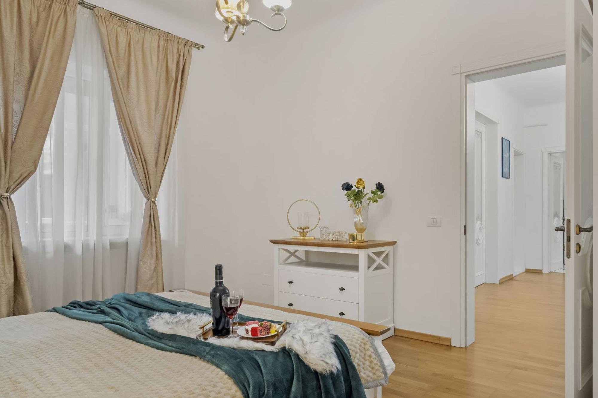 Sweet Luxury Three Rooms Apartment City Center Universitate Bucharest Luaran gambar
