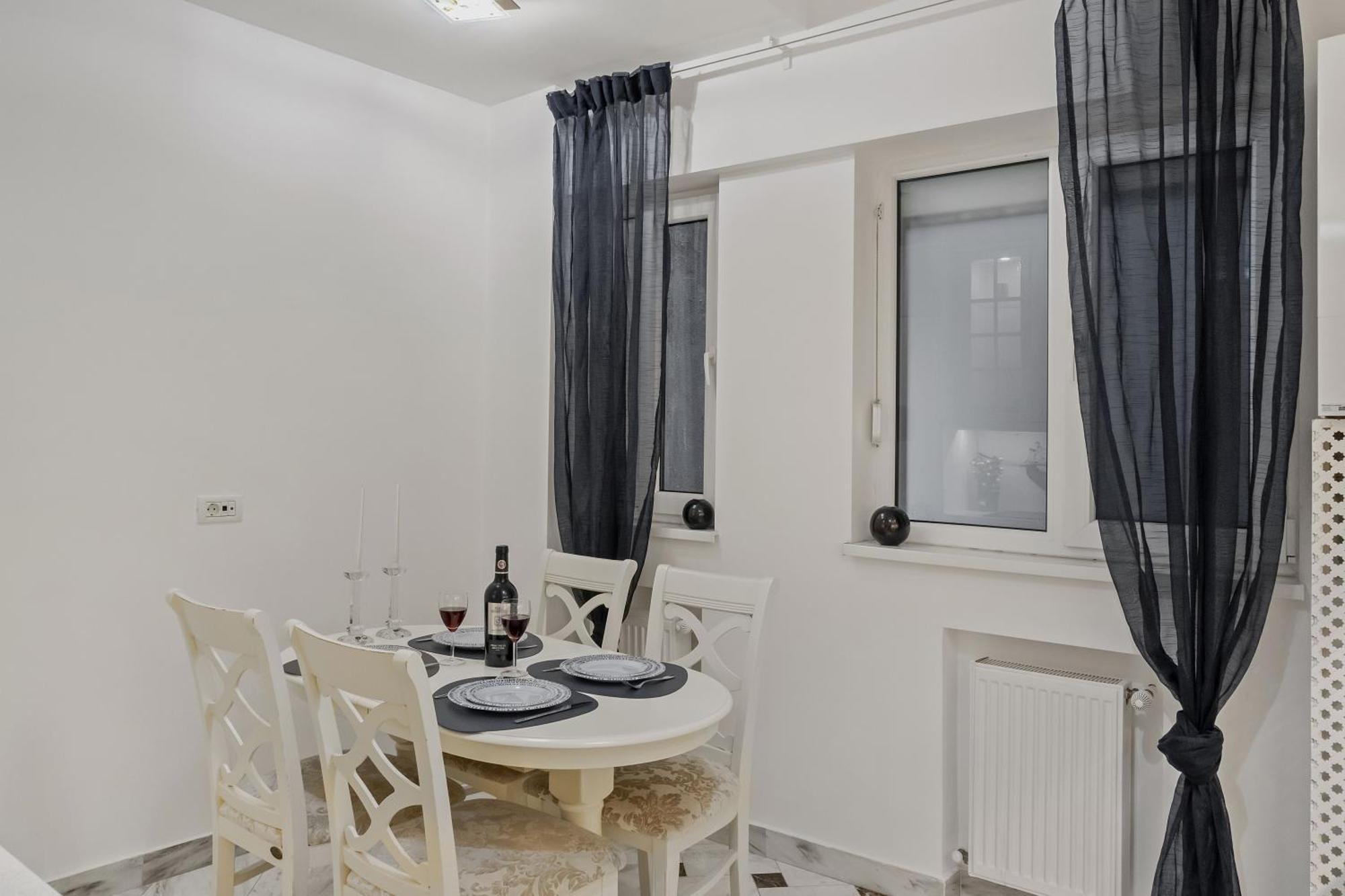 Sweet Luxury Three Rooms Apartment City Center Universitate Bucharest Luaran gambar