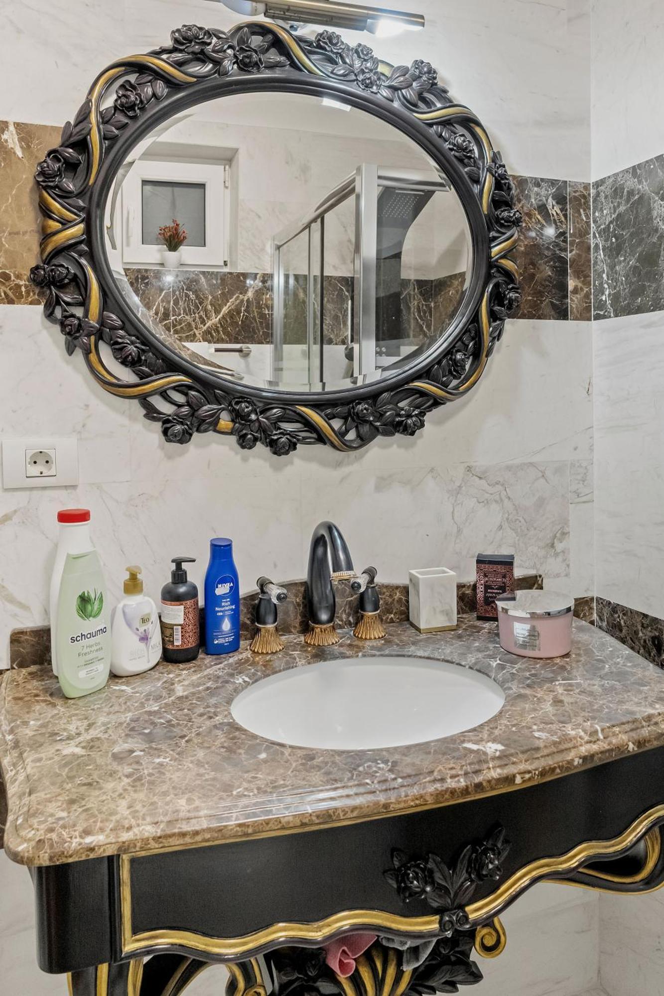 Sweet Luxury Three Rooms Apartment City Center Universitate Bucharest Luaran gambar